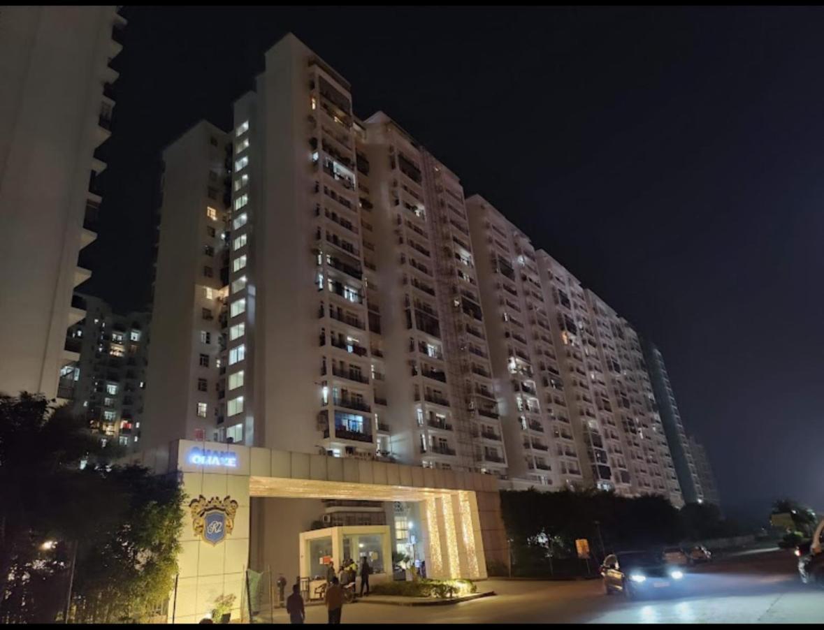 Downtown Delight Lägenhet Lucknow Exteriör bild
